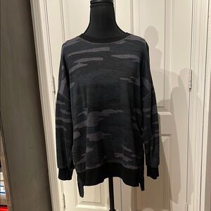 Old Navy Black and Gray Sweatshirt with Relaxed Fit